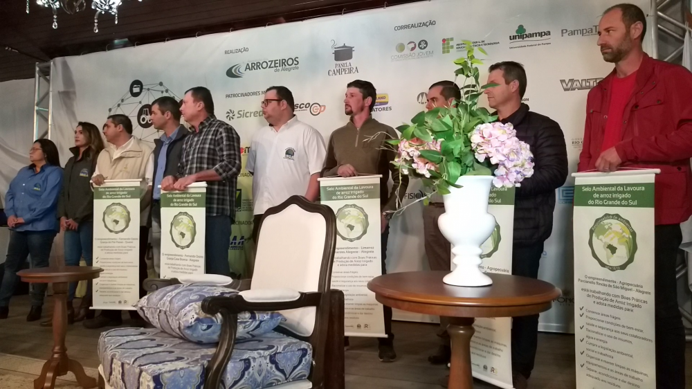 Seis empreendedores alegretenses recebem o Selo Ambiental na Semana Arrozeira