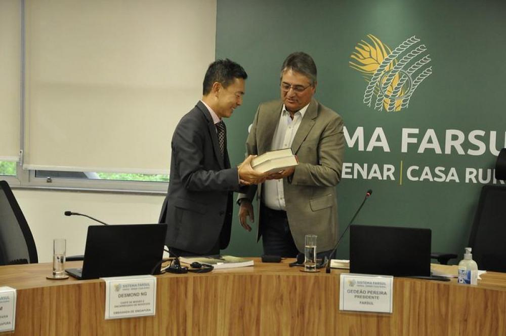 Farsul recebe representantes da Embaixada de Singapura